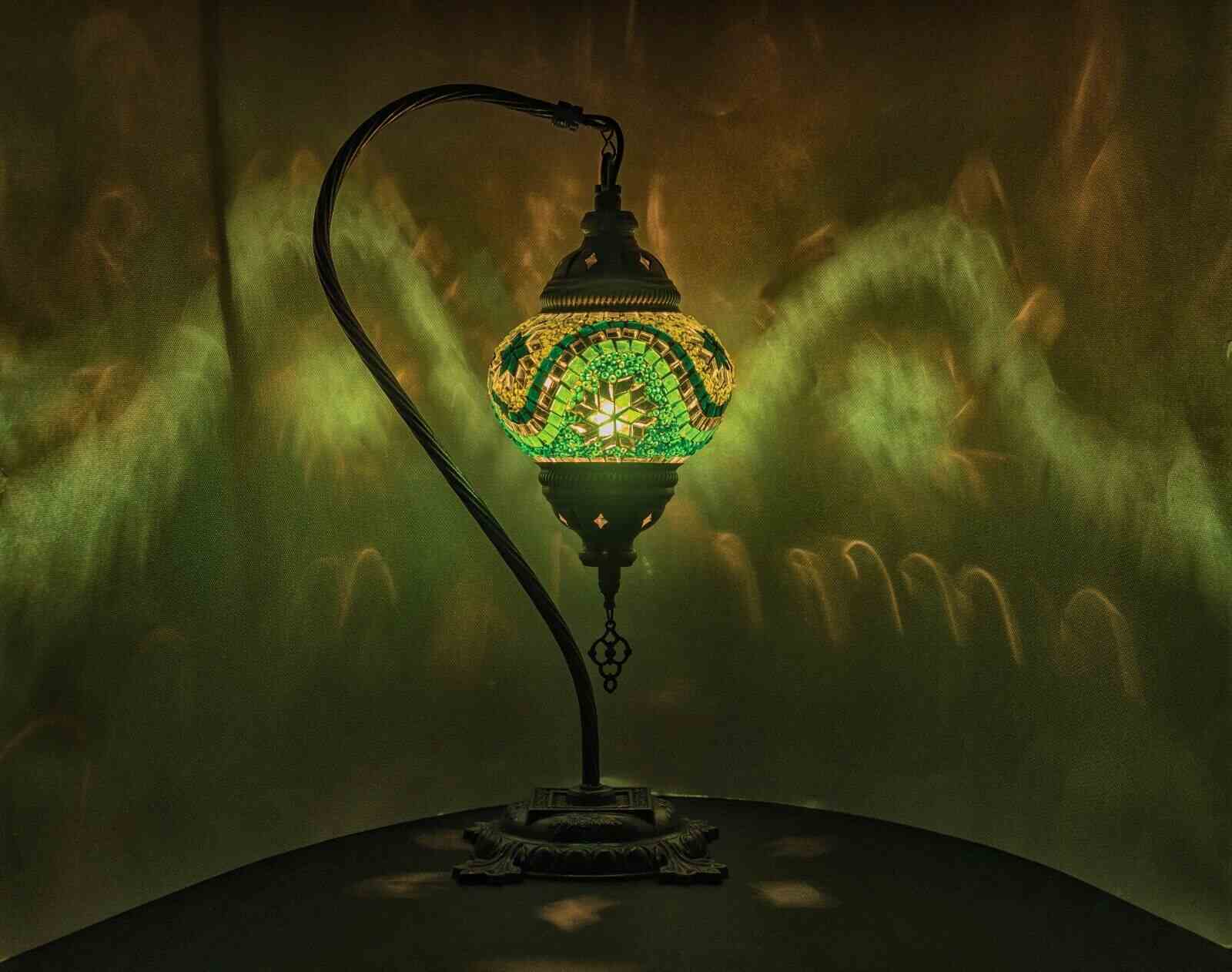 maramou-001-005-002 Schwan Mosaiklampe Große L 12 auf 10 Gelb Grün Handgefertigt Mosaik Glass